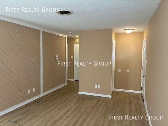 Building Photo - 415 Alexander Dr