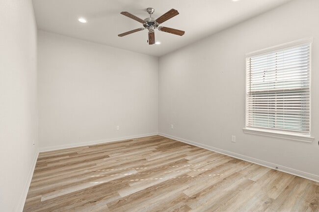 Building Photo - 301 Panther Way
