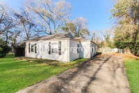 Building Photo - 520 E Shawnee Dr