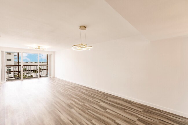 Living Room - 3901 S Flagler Dr