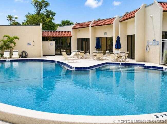 Building Photo - 2050 Oleander Blvd