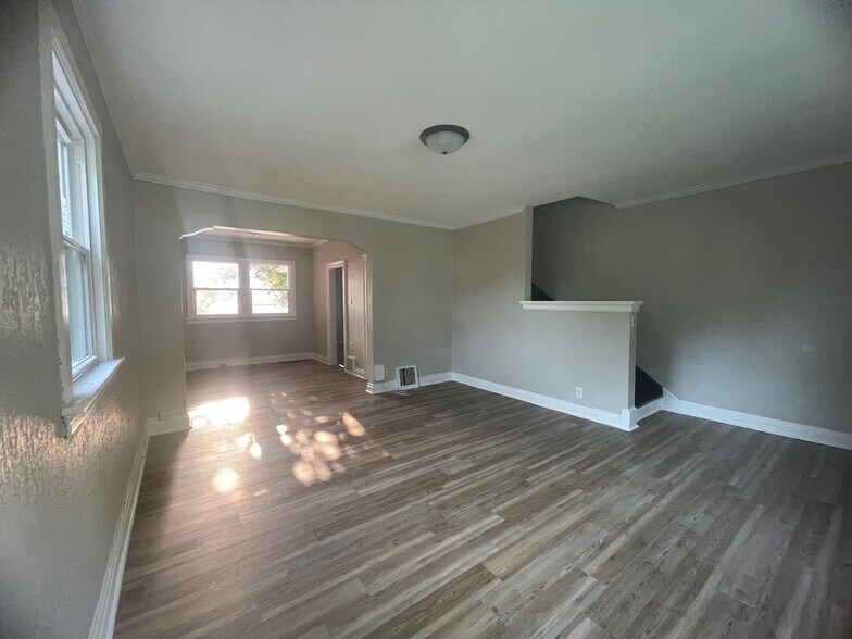 Building Photo - 410 Belmont Ave