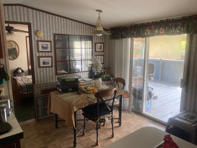 Building Photo - 222 Trailwind St