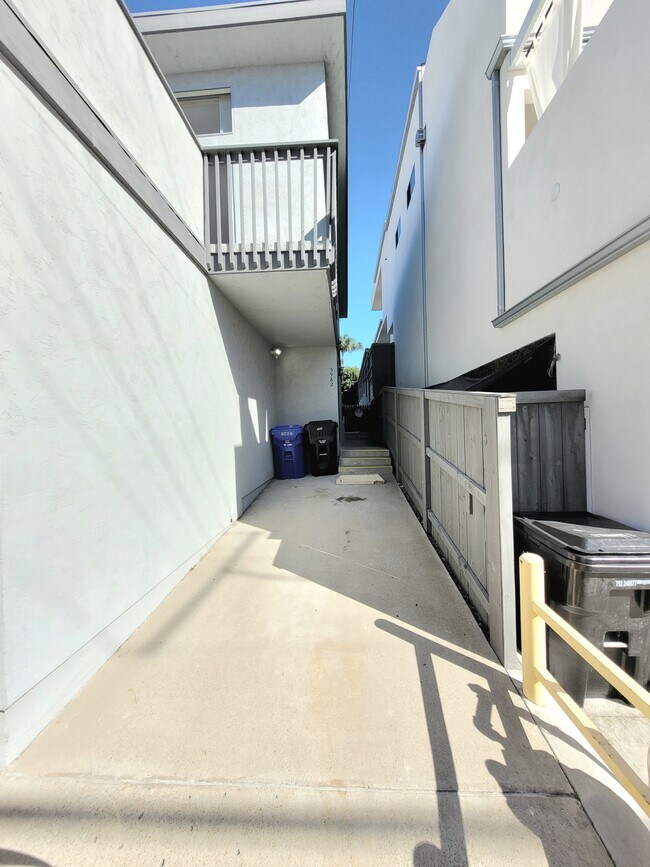 Parking - 3962 Haines St