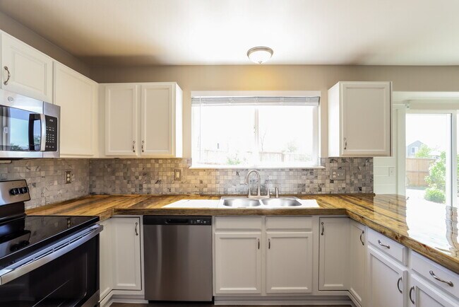 Building Photo - 22802 E Dorado Dr