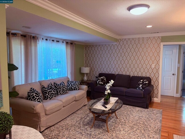 Building Photo - 143 Pulido Rd