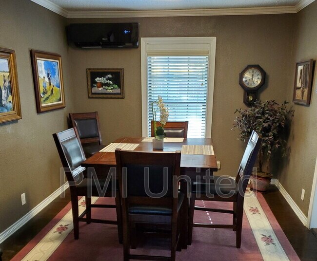 Building Photo - 509 Bryan St