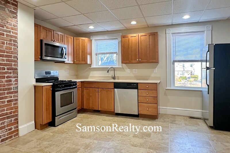 Building Photo - 311 Highland Ave