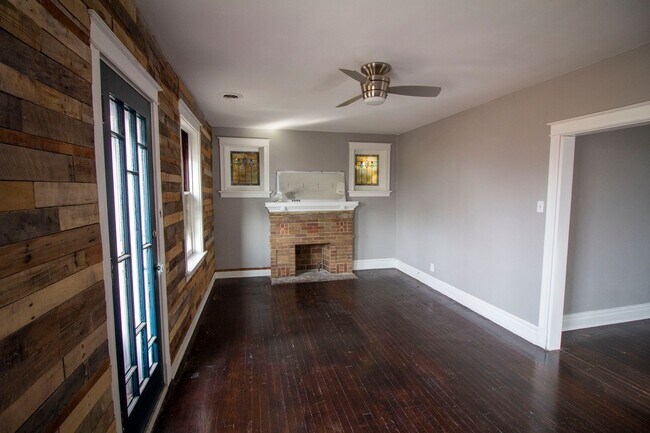 Building Photo - 4238 S 38th St