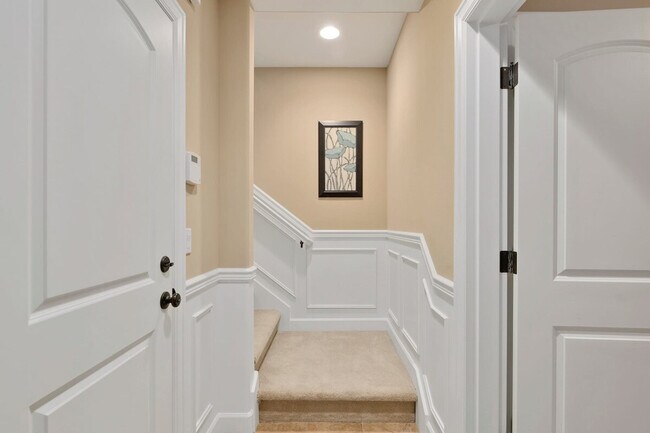 Building Photo - 113 27th Ave S