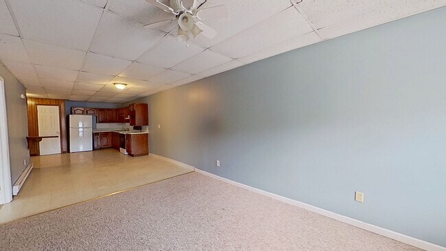 Building Photo - Spacious One Bedroom Apartment