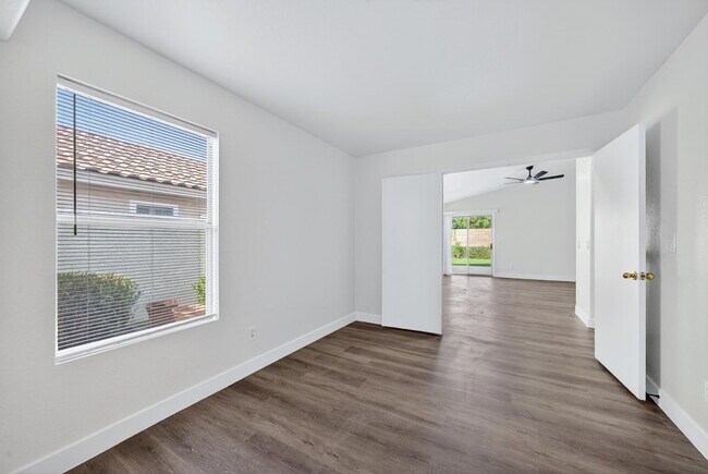 Building Photo - 2481 S Karen Dr