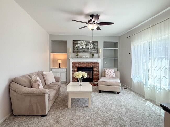 Building Photo - Beautiful, Spacious Home in Highlands Ranch