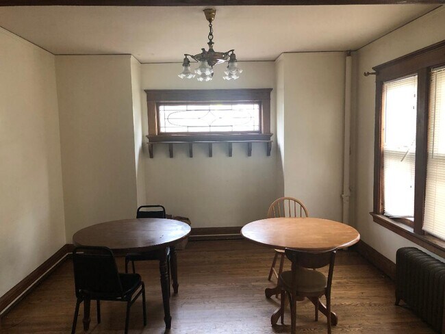 Building Photo - 116 Mitchell St