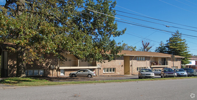 Primary Photo - Hermitage House Apartments