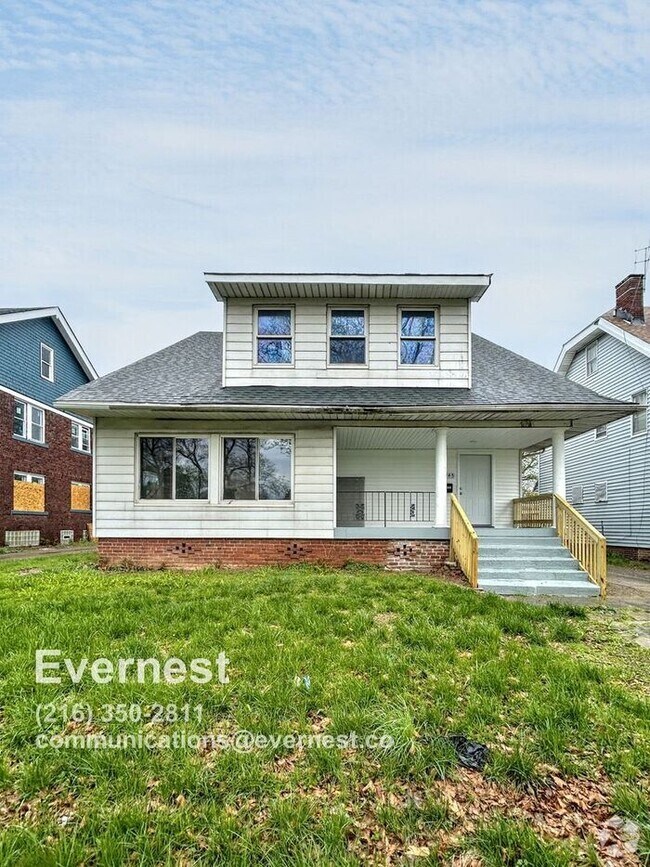 Building Photo - Charming 3-Bedroom Lower Duplex with Firep...