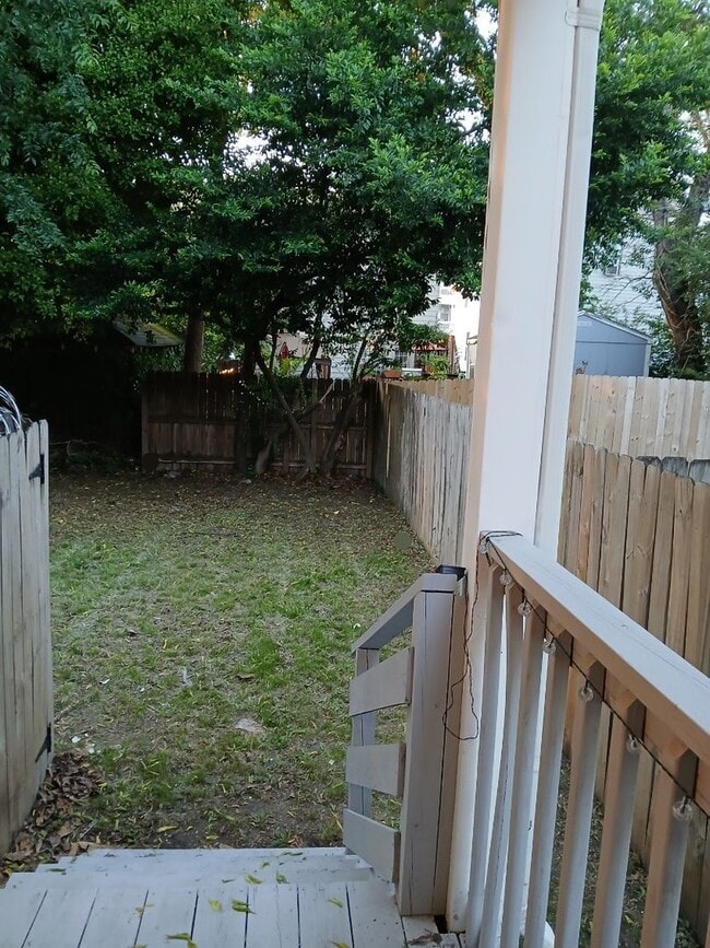 Building Photo - Colonial Place – Bottom Unit for Rent