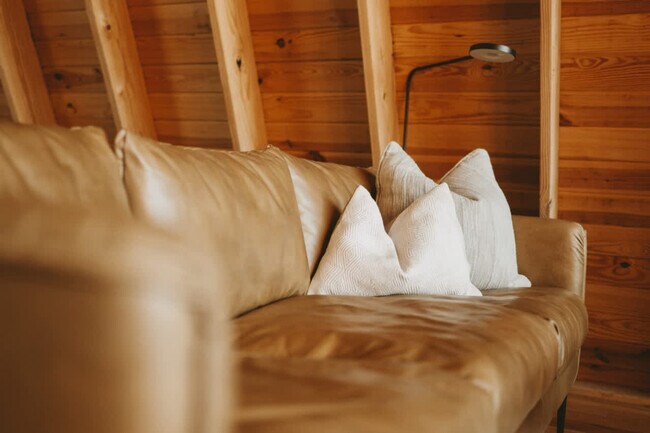 Building Photo - 503 NW D St