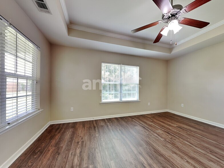 Building Photo - 107 Fontenot Dr