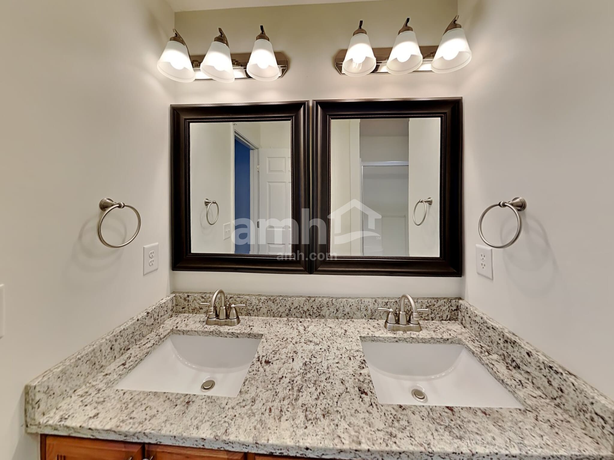 Building Photo - 504 Commendable Ln