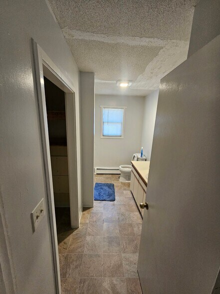 Building Photo - 62 Woodland St