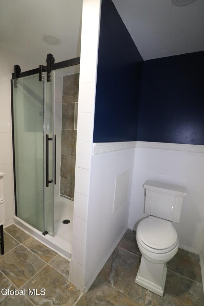 Building Photo - 8 Sweet Brier Dr
