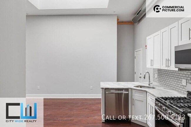 Building Photo - 929 Marlborough St