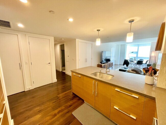 Building Photo - Luxurious Condo at Madrone w/Bay, City Views, Balcony, Pool, Parking, Storage -FULLY FURNISHED OP...