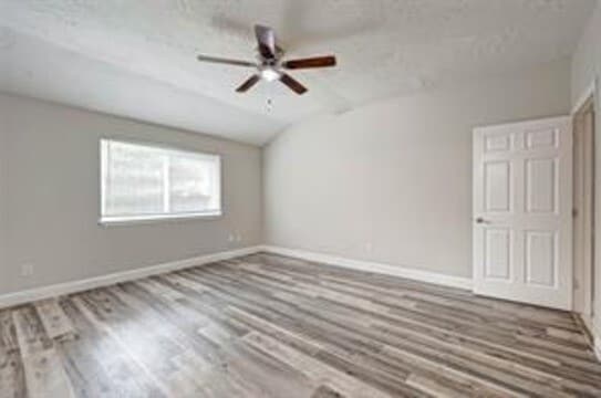 Building Photo - 6802 Glenray Dr