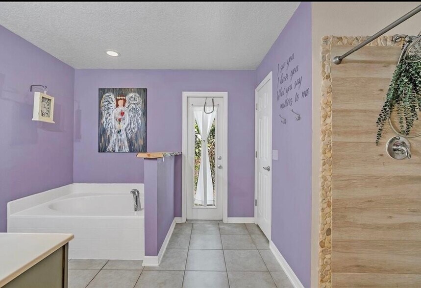 Building Photo - 920 Westcliffe Dr