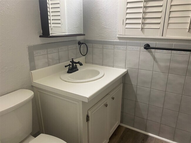 Building Photo - 181 Barracuda St