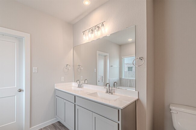 Building Photo - 21606 Wave Holw Dr