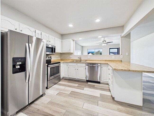 Building Photo - 3065 Penmoor Dr