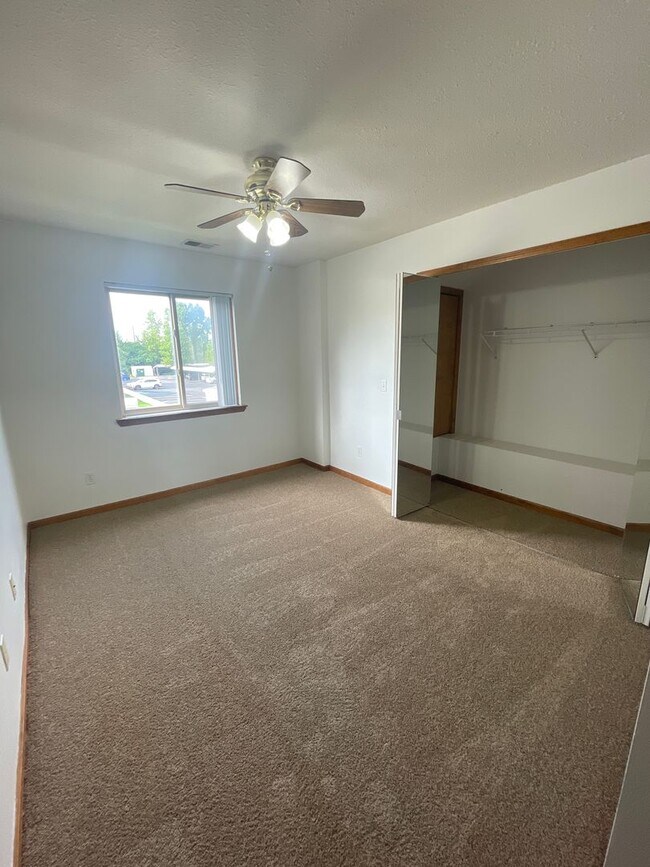 Building Photo - 2636 Stadium View Dr