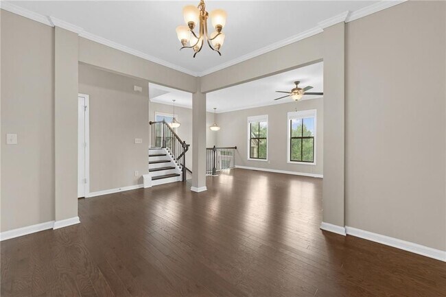Building Photo - 331 Northaven Ave