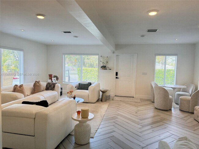 Building Photo - 44 NW 40th St