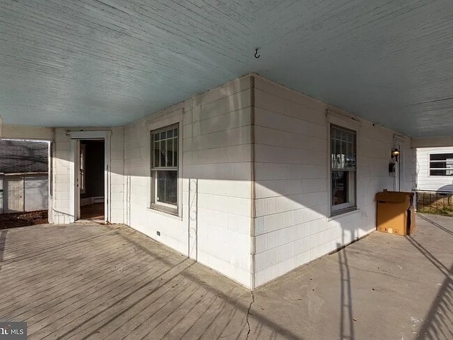 Building Photo - 304 4th St