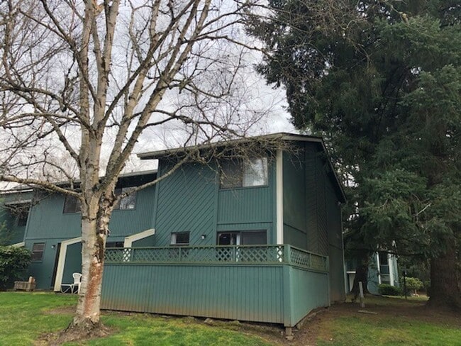 Building Photo - **Free March & April Rent **Fanno Creek Condo - Lovely Condo in Heart of Tigard