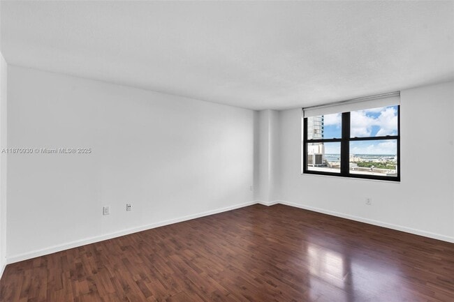 Building Photo - 2333 Brickell Ave