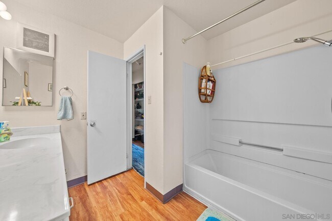 Building Photo - 7565 Charmant Dr