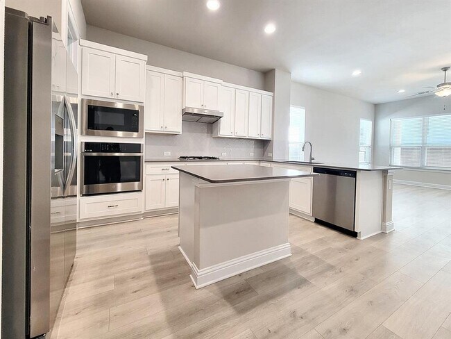 Building Photo - 601 C-Bar Ranch Trl