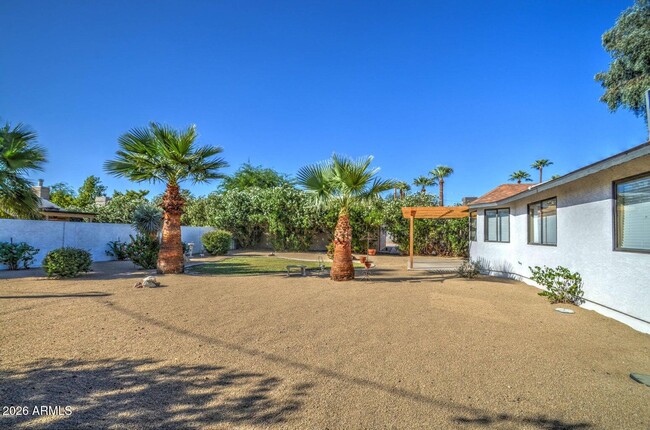 Building Photo - 3022 N 34th Pl