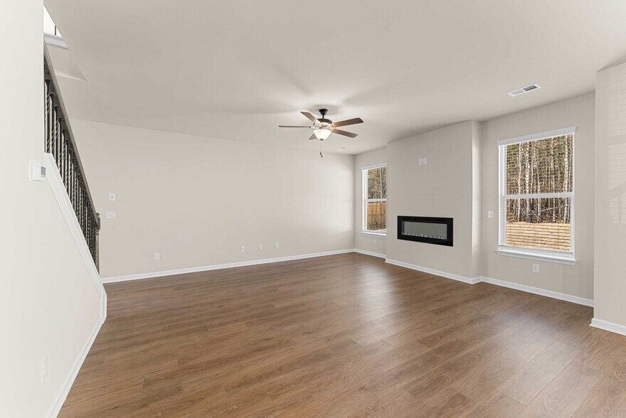 Building Photo - 755 Lakehaven Ln