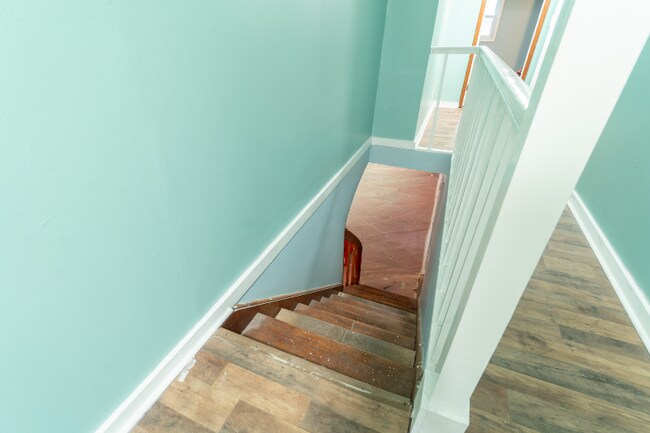 Building Photo - 104 Geissinger Ave