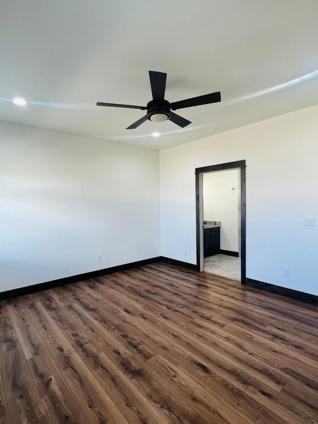 Building Photo - Newer Home - 3 Bedroom - 2 Bath - Corvallis