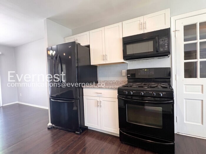 Building Photo - 5302 Greenough Pl
