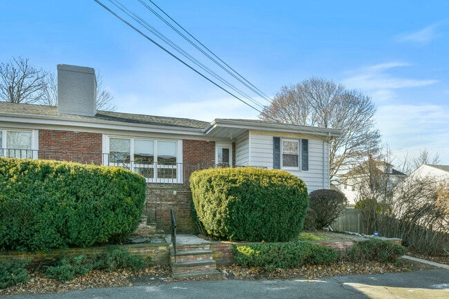Building Photo - 55 Fox Hill Rd