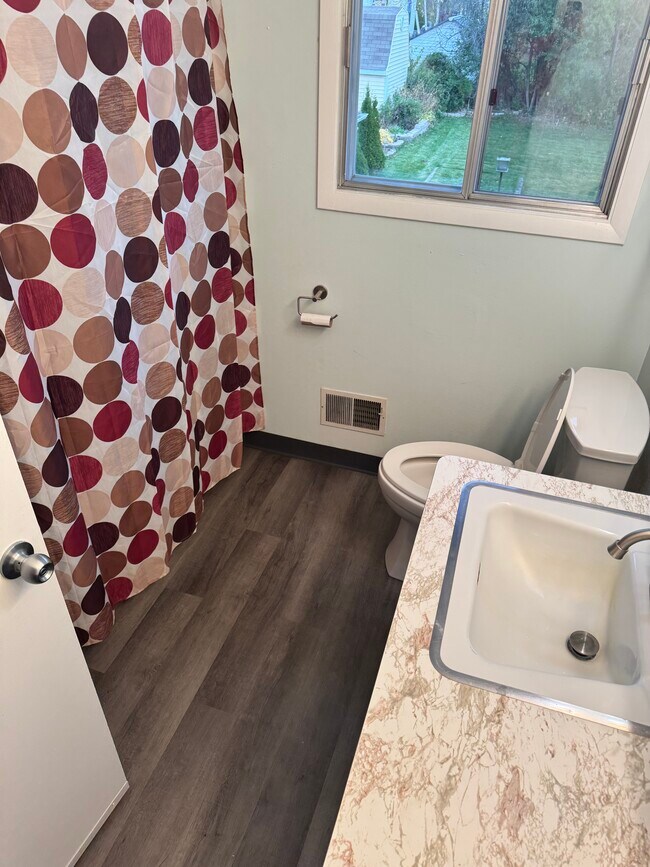 Building Photo - 6262 S Robert Ave