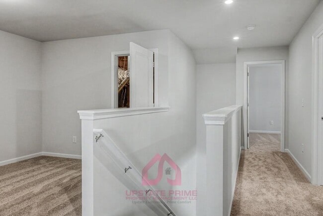 Building Photo - 376 Highline Trl
