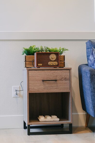 Building Photo - 3505 NE Creston Ave